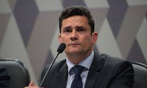 Moro pede demissão “para proteger a Polícia Federal”