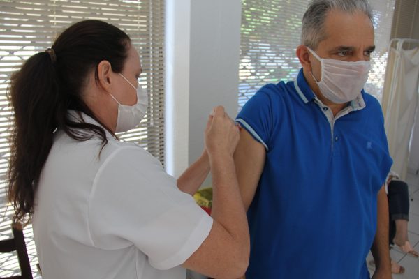 Vacinação contra a gripe passa a ocorrer também em postos de saúde