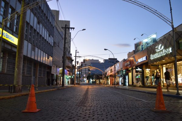 Ruas e áreas públicas podem ser fechadas no fim de semana