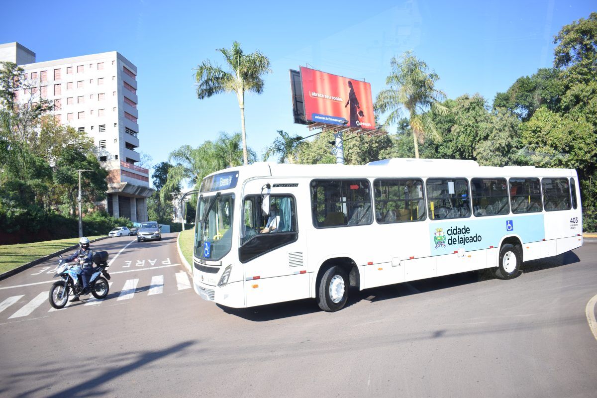 Governo apresenta ônibus novos e tarifas mais baratas