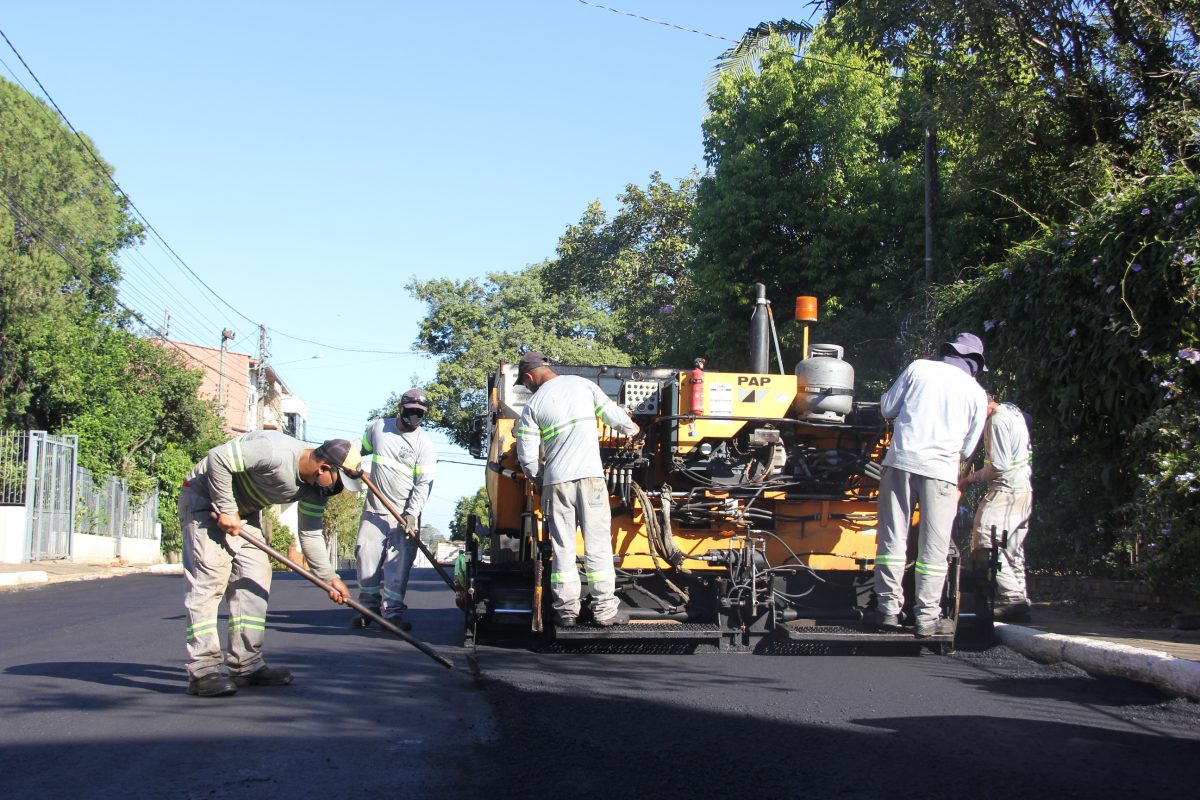 Lajeado retoma obras de asfalto em duas vias