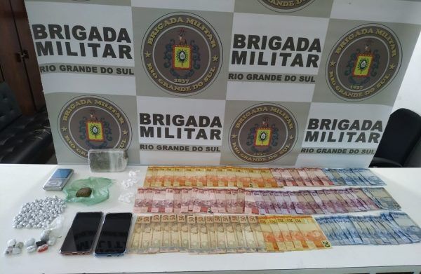 Homem é preso com mais de 100 pedras de crack em Estrela