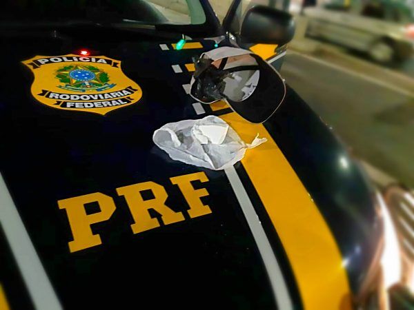 PRF apreende cocaína e prende dupla na BR-386