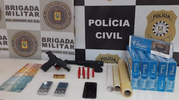 Dupla é presa com armas e drogas em Estrela