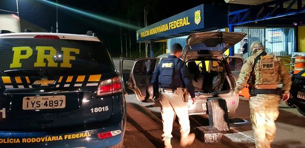 PRF prende indivíduos e apreende mais de 75 kg de maconha