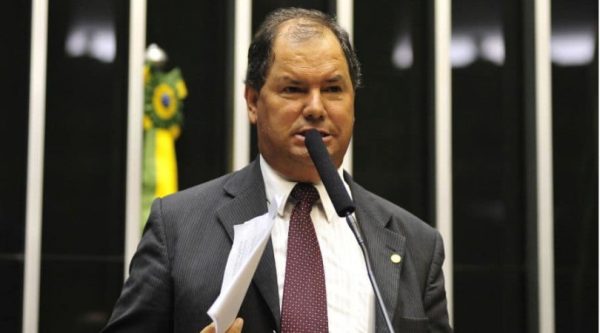 Deputado diz que Brasil sofre ataque ambiental por ocupar prateleiras internacionais