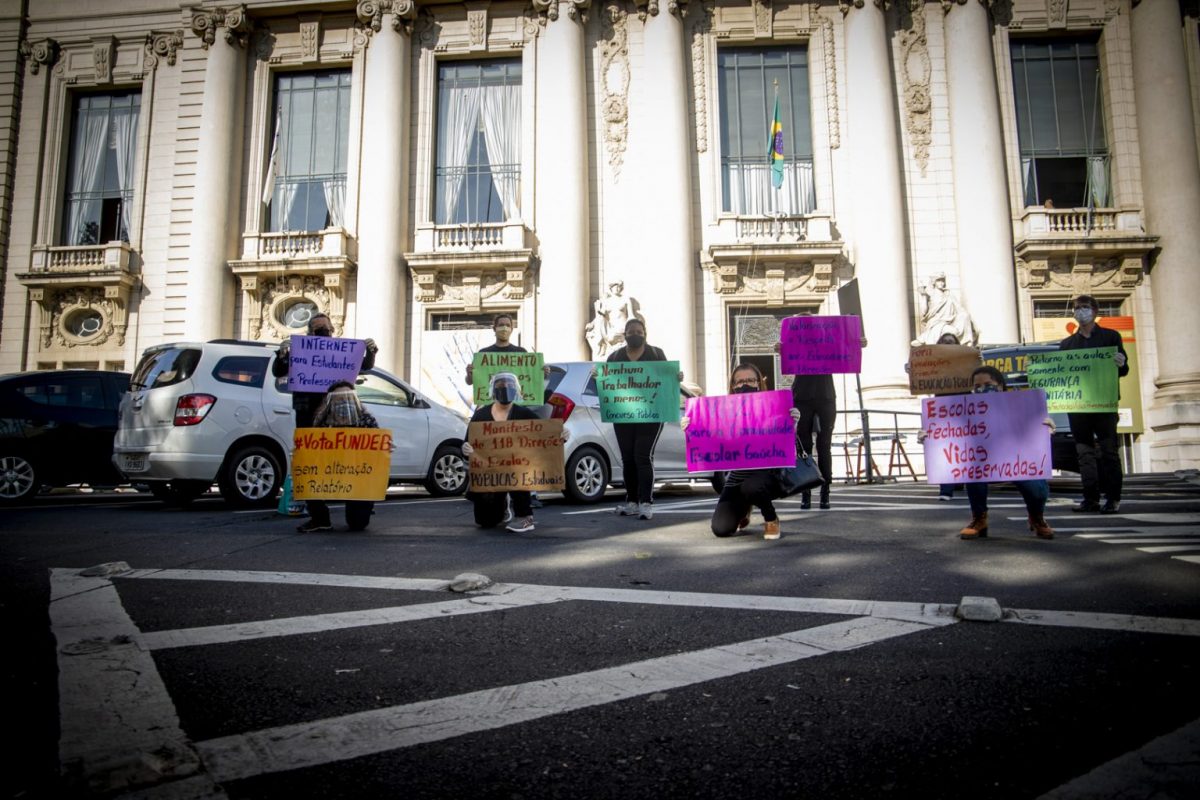 Cpers faz ato contra “arrocho” no salário