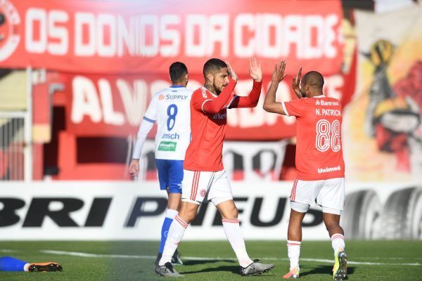 Gols de Guerrero garantem a liderança geral para o Inter