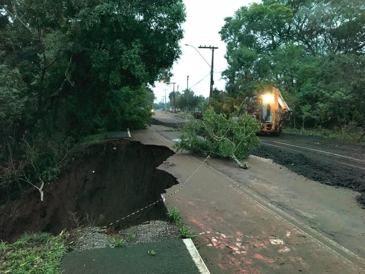 Nova enchente do rio Taquari obstrui vias em Lajeado