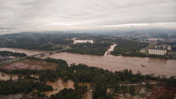 Taquari ultrapassa 27 metros em Lajeado