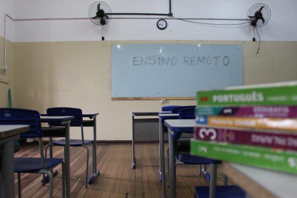 Aulas não retornam antes de setembro