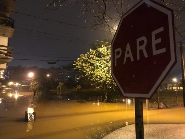 Enchente deve atingir 25 metros até as 12h