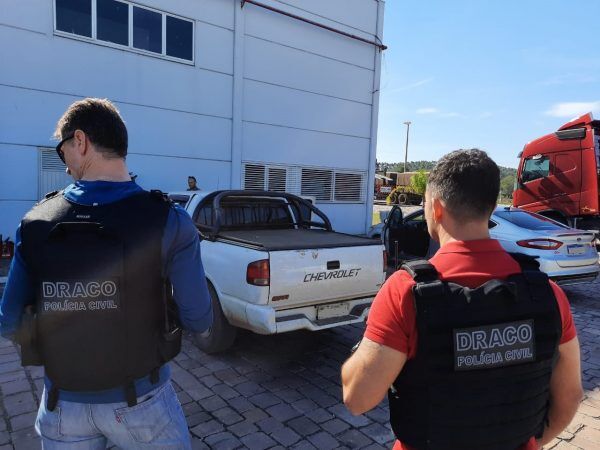 Polícia recupera dois veículos nesta segunda-feira