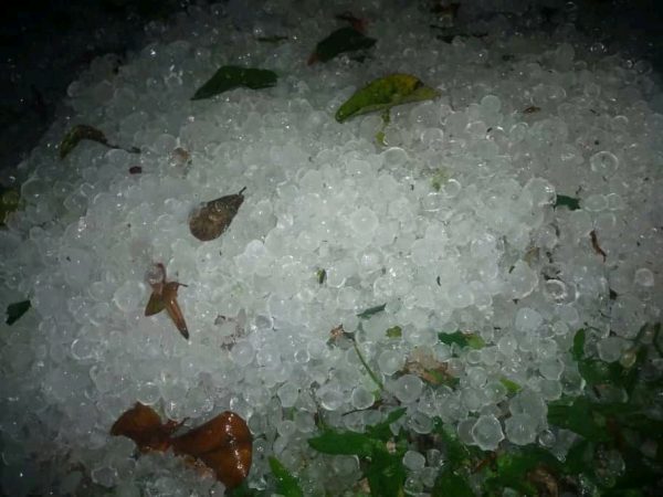 Chuva de granizo atinge região alta do Vale