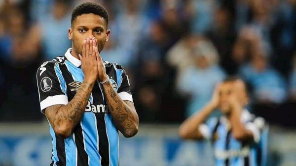 André e Grêmio encaminham rescisão