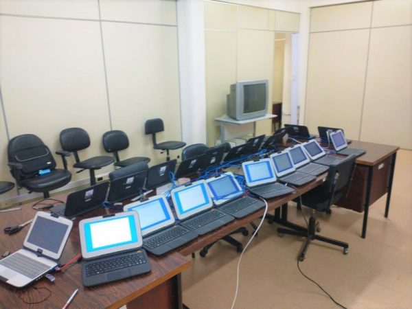 Estado recupera netbooks para estudantes e professores utilizarem em aulas remotas