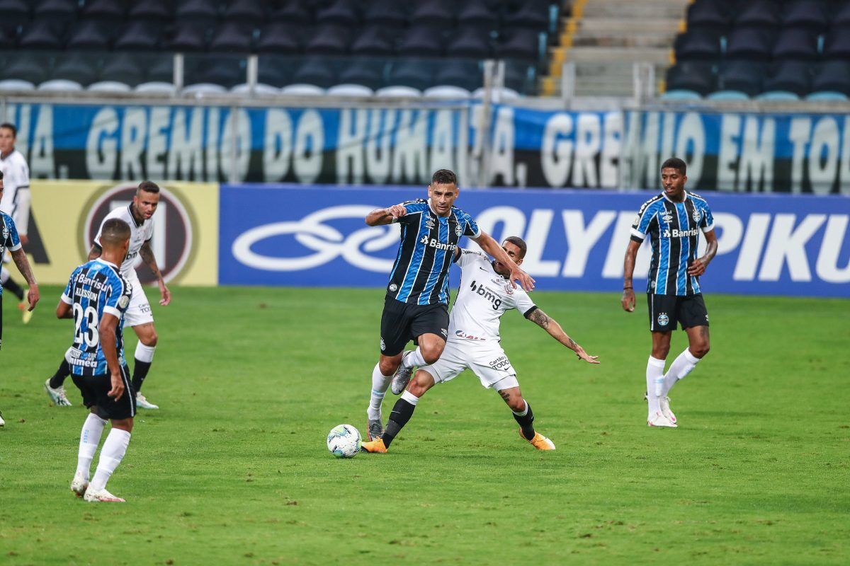 Diego Souza perde pênalti e Grêmio não sai do zero com o Corinthians