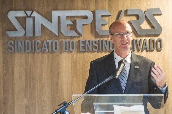 Sinepe defende volta às aulas de forma intercalada e organizada