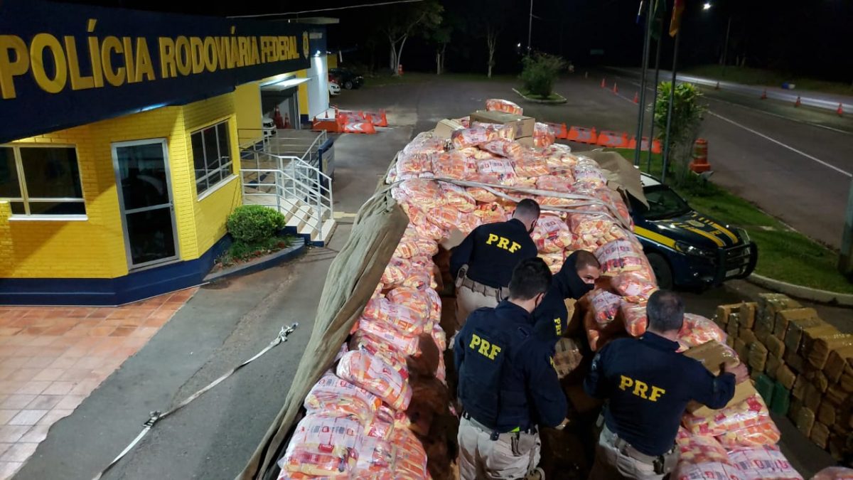 PRF apreende duas toneladas de maconha e 85 quilos de cocaína em Paverama