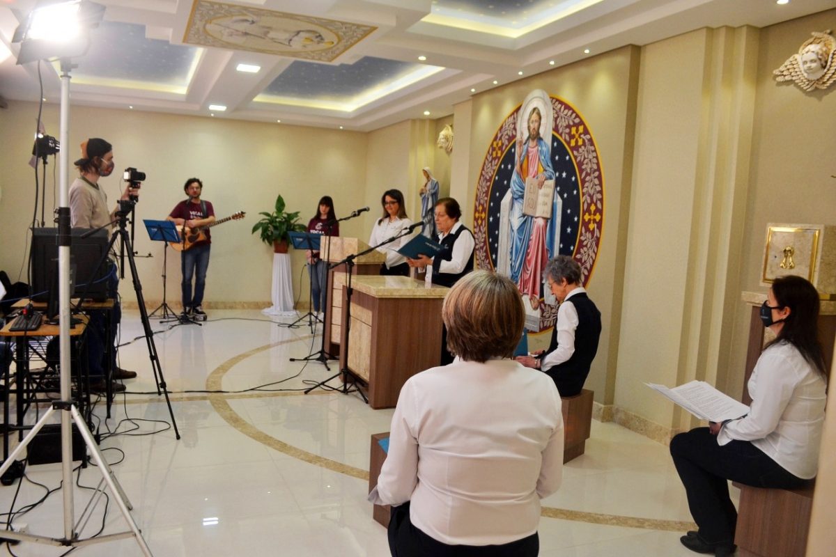 Colégio Madre Bárbara realiza Live da Celebração da Família