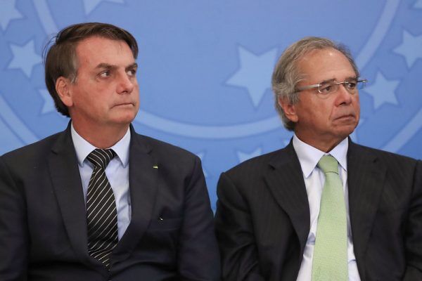 Governo projeta estender auxílio emergencial até março