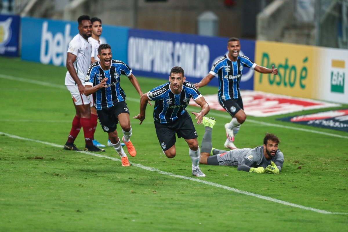 Diego Souza marca e Grêmio vence na estreia do Brasileirão