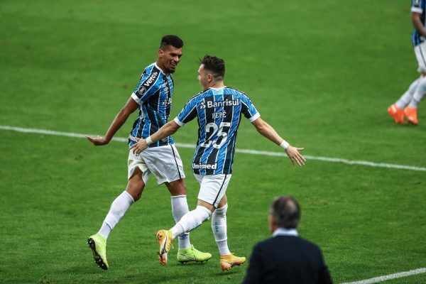 Grêmio encaminha a classificação