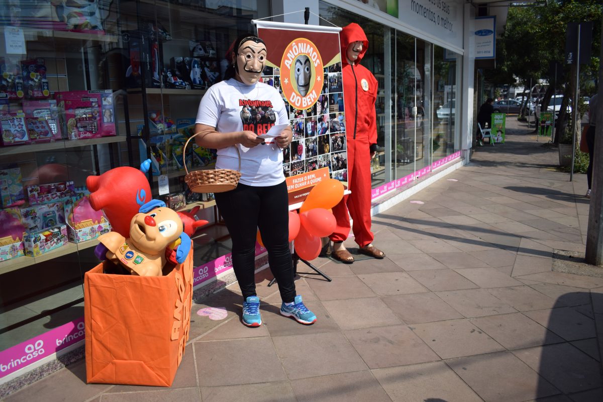 Campanha do Anônimos do Bem arrecada brinquedos para o Dia das Crianças