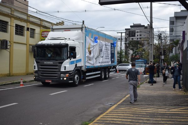 Equipamento para radioterapia de R$ 3,5 milhões chega no HBB