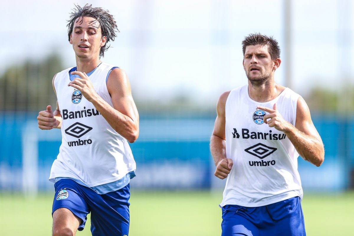 Geromel e Kannemann testam positivo para o coronavírus e desfalcam o Grêmio