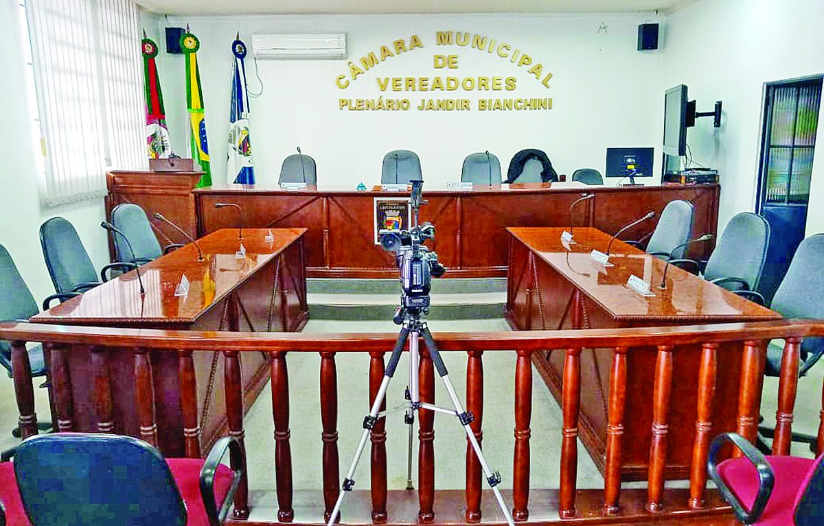 Com dois vereadores infectados, câmara de Boqueirão do Leão suspende sessão