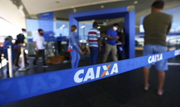 Caixa paga auxílio emergencial para nascidos em julho