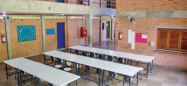 Sem equipamentos, 42 escolas do Vale não abrem