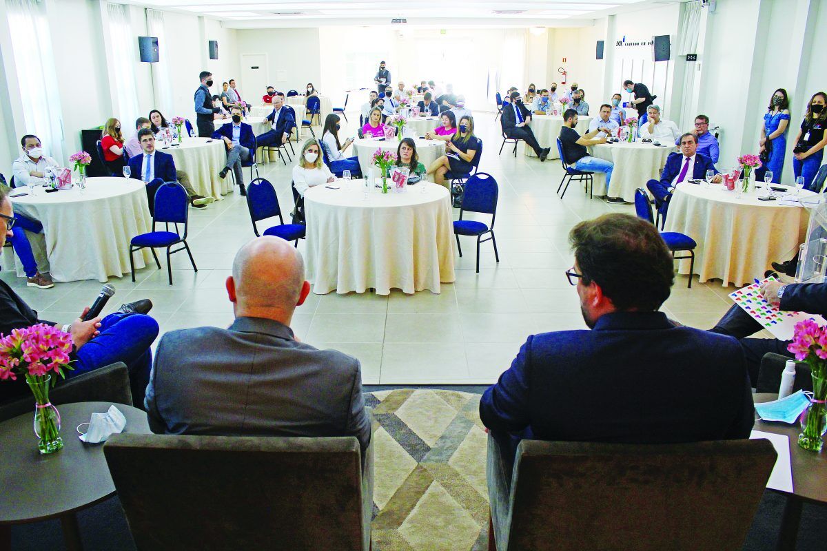 Empresários comemoram volta dos eventos presenciais na Acil