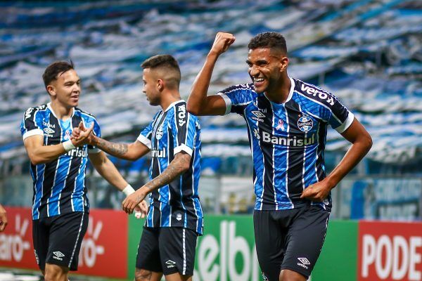 Grêmio abre vantagem pela classificação