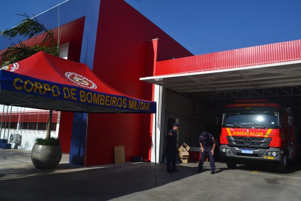 Bombeiros combatem incêndio em Lajeado