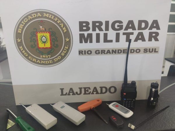Homem tenta atropelar policial em frente ao Shopping Lajeado