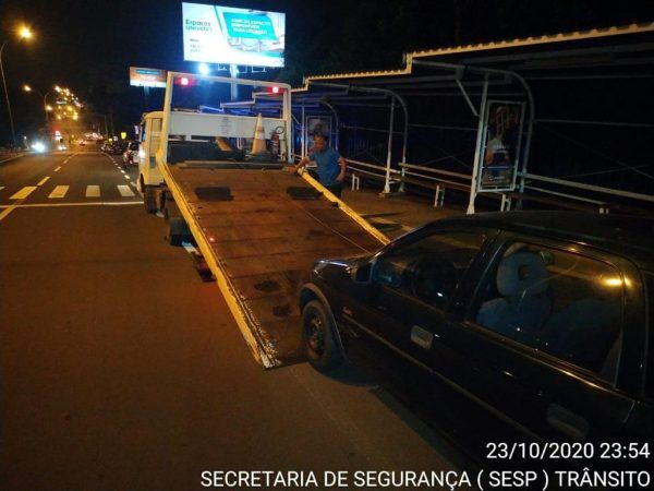 Operação na madrugada multa nove motoristas em Lajeado