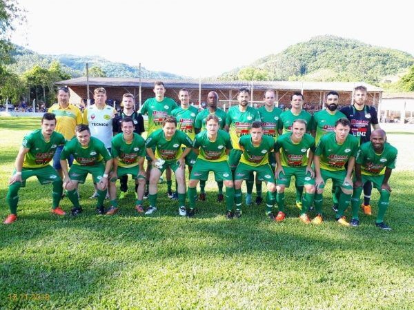 Santo Antônio vence e se classifica