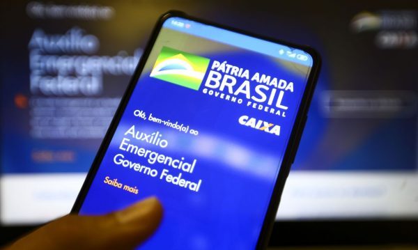 Contestação de cancelamento do auxílio de R$ 300 termina nesta segunda