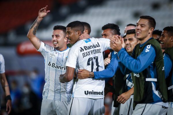 Grêmio encaminha a classificação