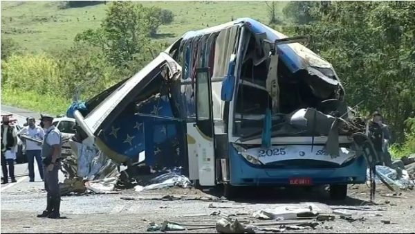 Mortos em acidente de São Paulo já passam de 40