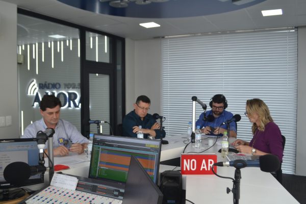 Candidatos de Lajeado participam de último debate da Rádio A Hora