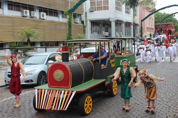 Cortejos de Natal motorizados iniciam nessa sexta-feira