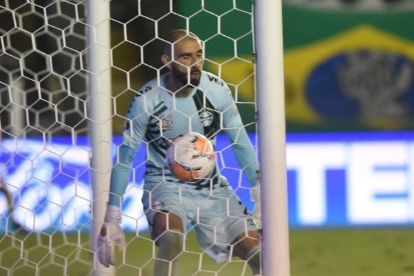 Sonho do tetra acaba em goleada nas quartas de final