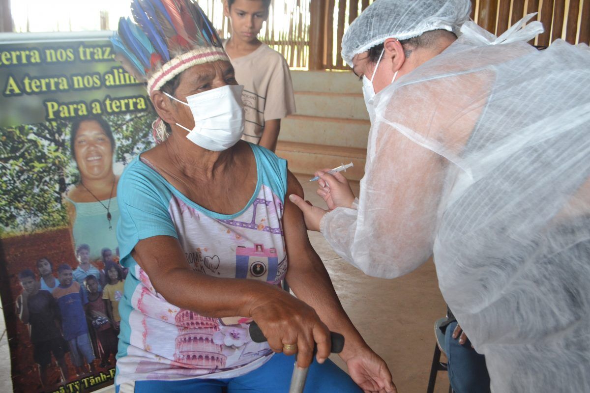 Vacina chega à aldeia indígena