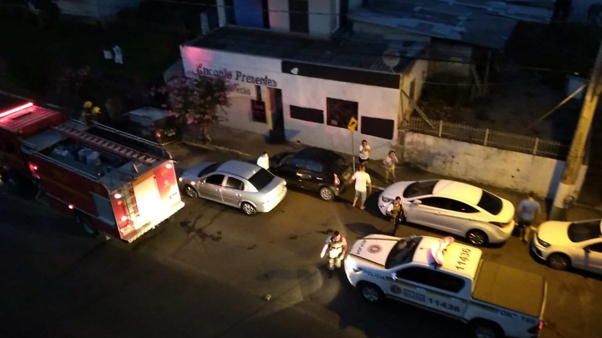 Homem agride pais e incendeia veículo em Encantado