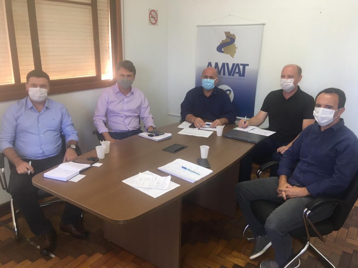 Processo de distribuição das vacinas pauta reunião de secretários na Amvat