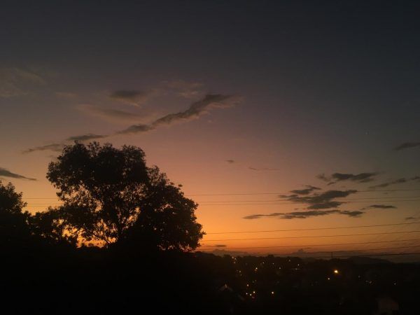 Sol intercala com pancadas de chuva no fim de semana