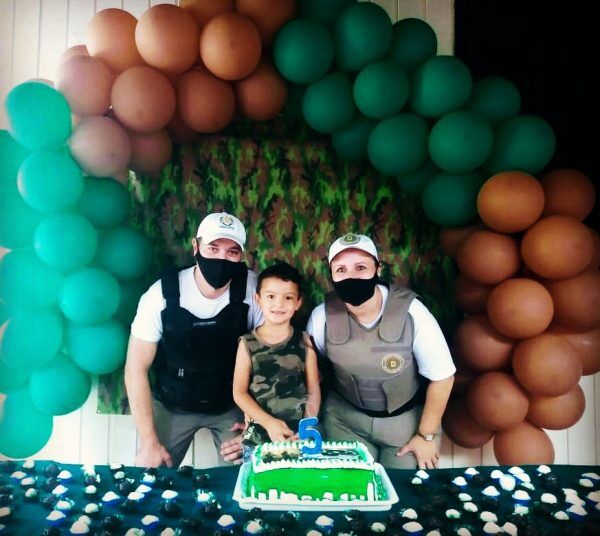 Brigada Militar comparece em aniversário de menino de 5 anos